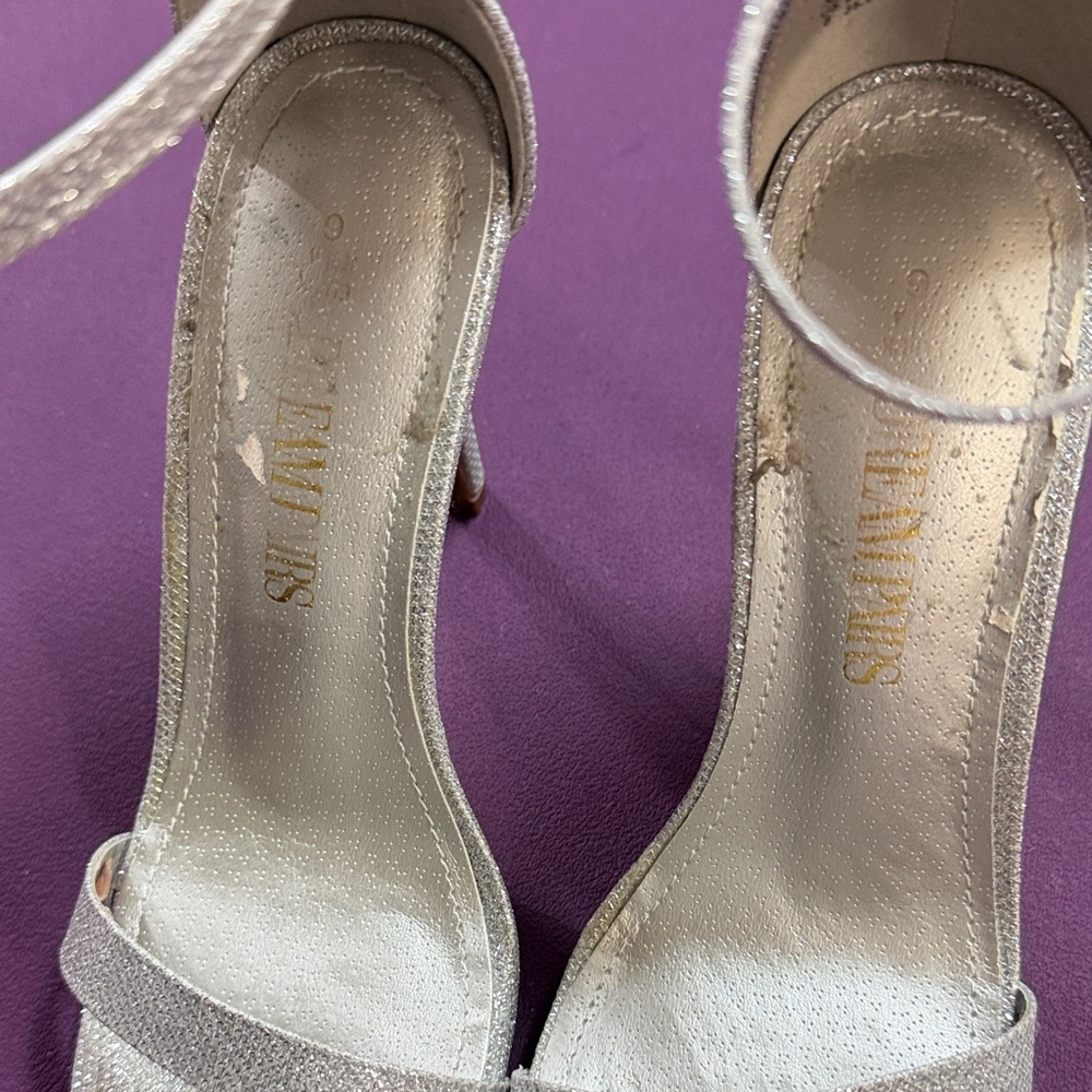 Dream Pairs Shimmering Silver Heels, Size 6 - Picture 11 of 11